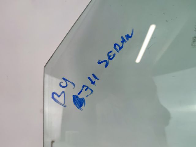 bontott AUDI A4 B9 Jobb hátsó Ablak