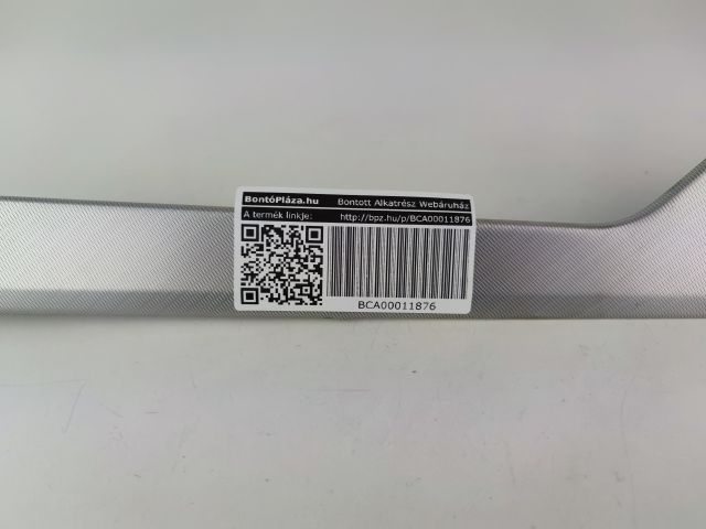 bontott AUDI A4 B9 Jobb hátsó Ajtó Díszléc