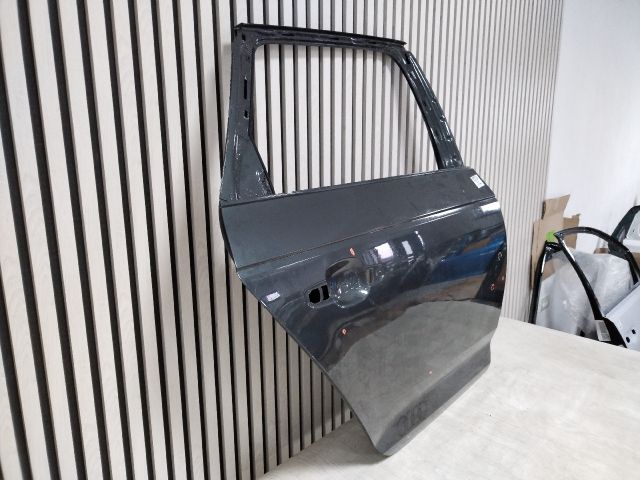 bontott AUDI A4 B9 Jobb hátsó Ajtó (Üres lemez)