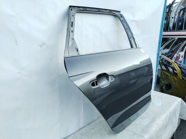 bontott AUDI A4 B9 Jobb hátsó Ajtó (Üres lemez)