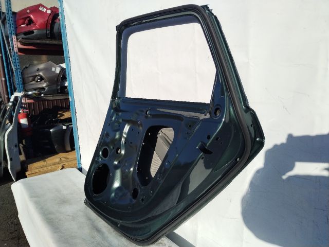 bontott AUDI A4 B9 Jobb hátsó Ajtó (Üres lemez)