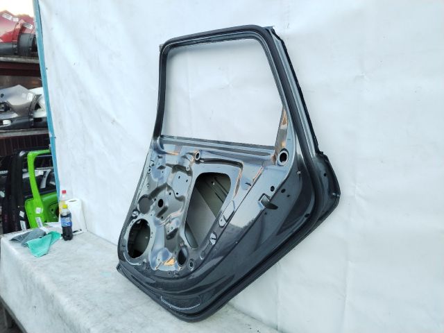 bontott AUDI A4 B9 Jobb hátsó Ajtó (Üres lemez)