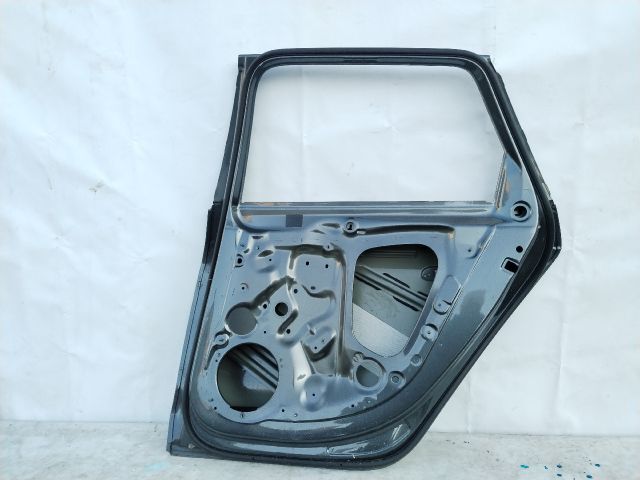 bontott AUDI A4 B9 Jobb hátsó Ajtó (Üres lemez)