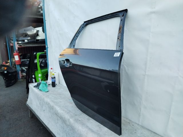 bontott AUDI A4 B9 Jobb hátsó Ajtó (Üres lemez)