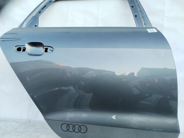 bontott AUDI A4 B9 Jobb hátsó Ajtó (Üres lemez)