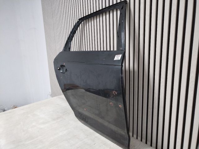 bontott AUDI A4 B9 Jobb hátsó Ajtó (Üres lemez)