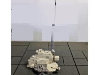 bontott AUDI A4 B9 Jobb hátsó Ajtózár