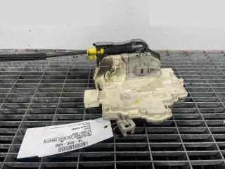 bontott AUDI A4 B9 Jobb hátsó Ajtózár