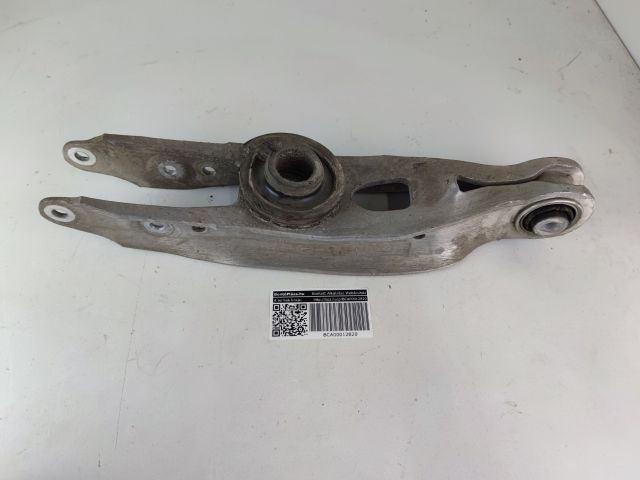 bontott AUDI A4 B9 Jobb hátsó Alsó Lengőkar