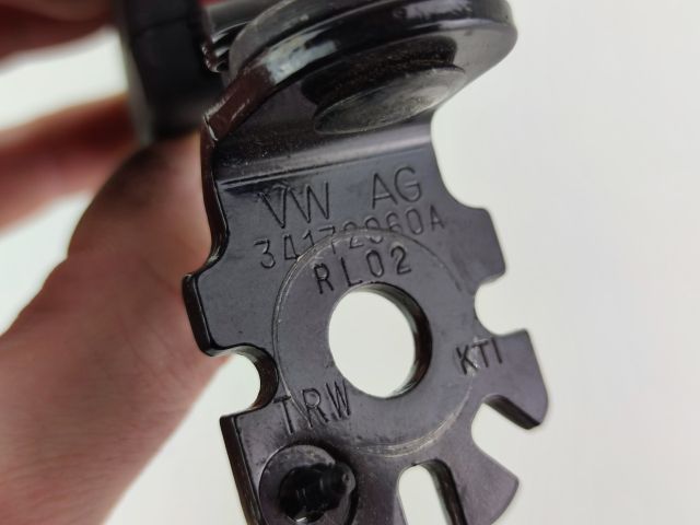 bontott AUDI A4 B9 Jobb hátsó Biztonsági Öv Csat