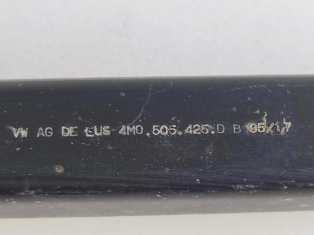 bontott AUDI A4 B9 Jobb hátsó Keresztlengőkar