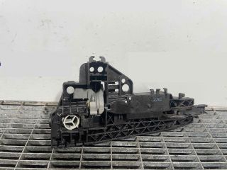 bontott AUDI A4 B9 Jobb hátsó Külső Kilincs