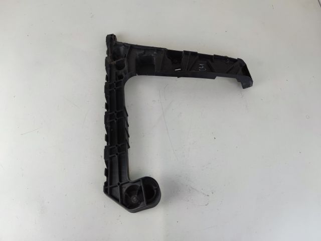 bontott AUDI A4 B9 Jobb hátsó Lökhárító Tartó (Műanyag)