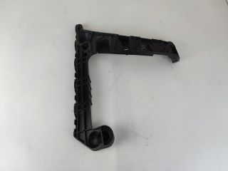 bontott AUDI A4 B9 Jobb hátsó Lökhárító Tartó (Műanyag)