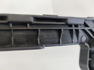 bontott AUDI A4 B9 Jobb hátsó Lökhárító Tartó (Műanyag)