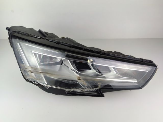 bontott AUDI A4 B9 Jobb Ledes Fényszóró