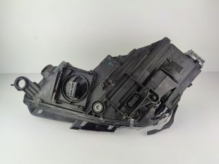 bontott AUDI A4 B9 Jobb Ledes Fényszóró