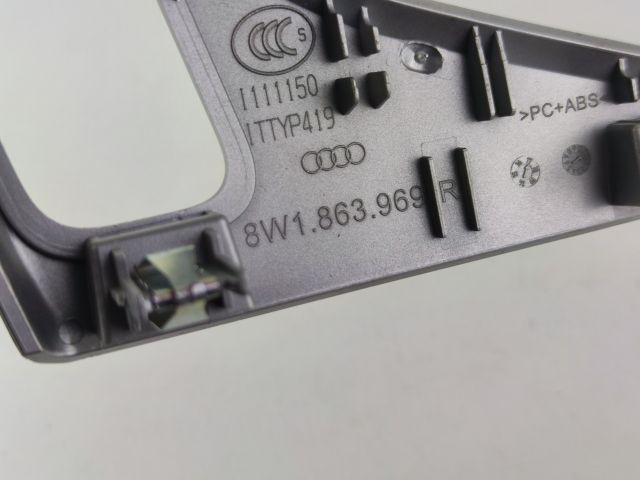 bontott AUDI A4 B9 Jobb Műszerfal Díszléc