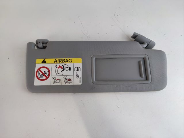 bontott AUDI A4 B9 Jobb Napellenző