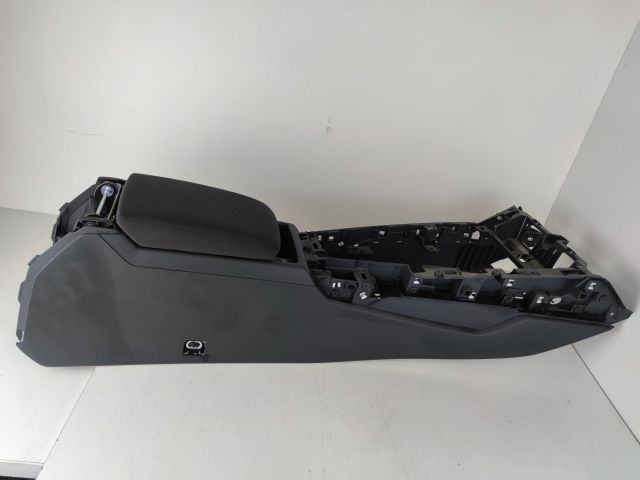 bontott AUDI A4 B9 Kardánbox