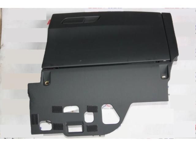 bontott AUDI A4 B9 Kesztyűtartó