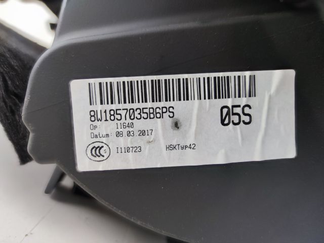 bontott AUDI A4 B9 Kesztyűtartó