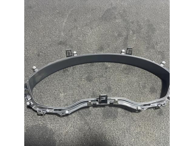 bontott AUDI A4 B9 Kilométeróra Keret