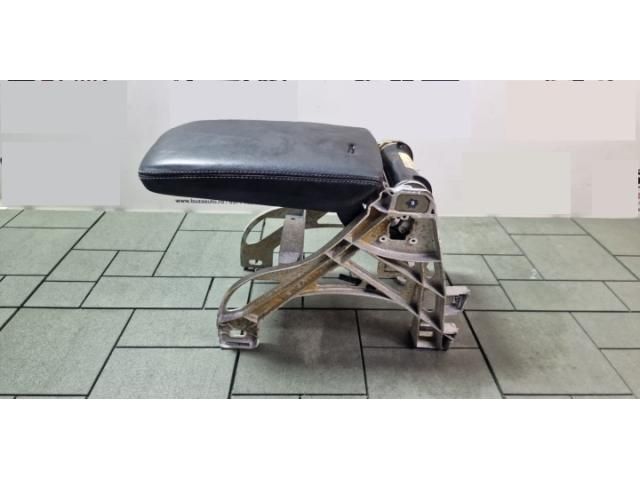 bontott AUDI A4 B9 Könyöklő