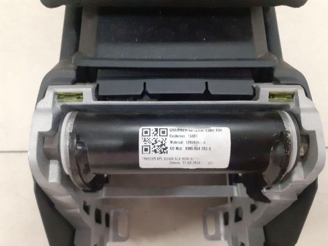 bontott AUDI A4 B9 Könyöklő