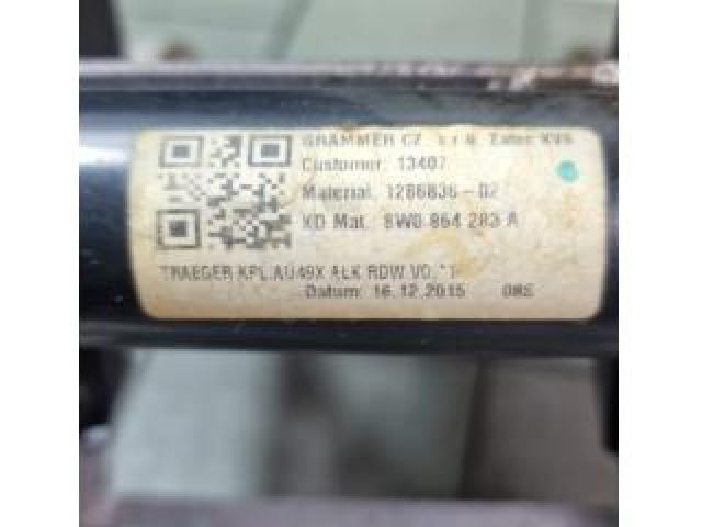 bontott AUDI A4 B9 Könyöklő