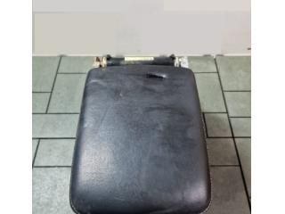 bontott AUDI A4 B9 Könyöklő