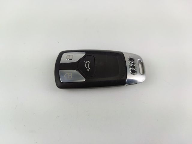 bontott AUDI A4 B9 Kulcs