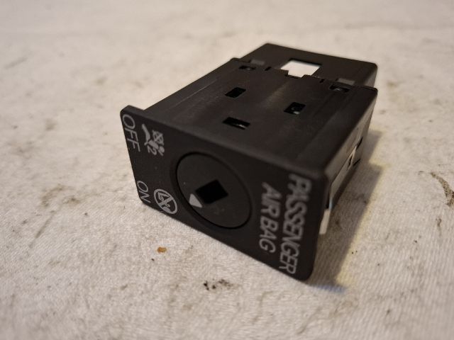 bontott AUDI A4 B9 Légzsák Kapcsoló