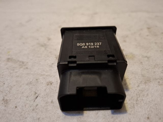 bontott AUDI A4 B9 Légzsák Kapcsoló