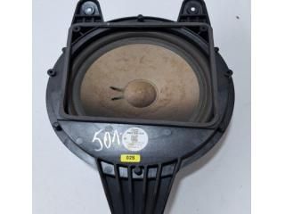 bontott AUDI A4 B9 Mélynyomó Hangszóró