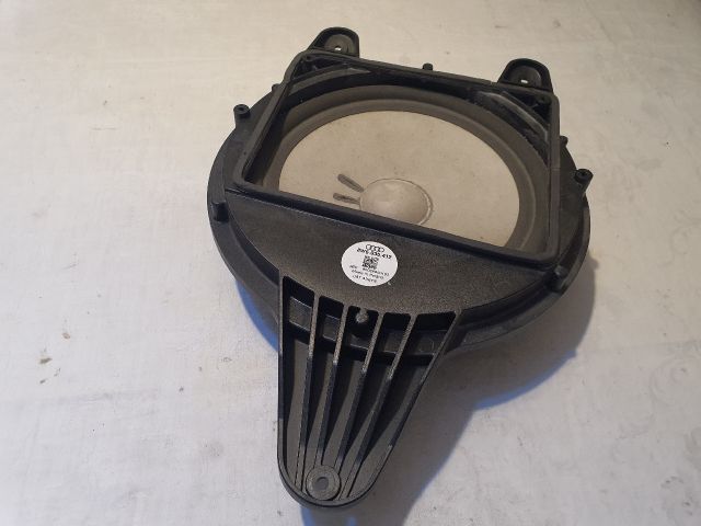 bontott AUDI A4 B9 Mélynyomó Hangszóró