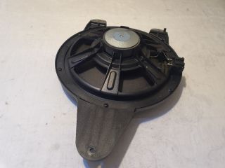 bontott AUDI A4 B9 Mélynyomó Hangszóró