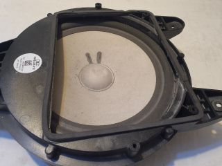 bontott AUDI A4 B9 Mélynyomó Hangszóró