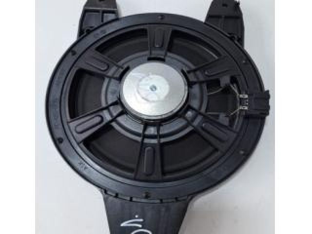 bontott AUDI A4 B9 Mélynyomó Hangszóró