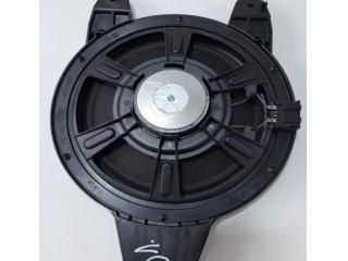 bontott AUDI A4 B9 Mélynyomó Hangszóró