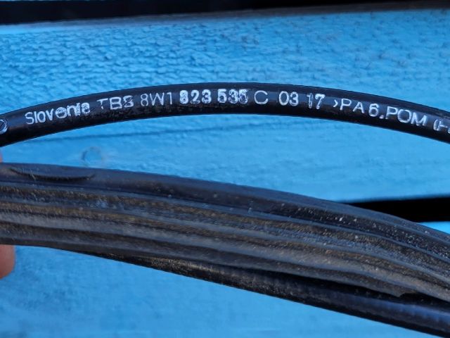 bontott AUDI A4 B9 Motorháztető Nyitó Bowden