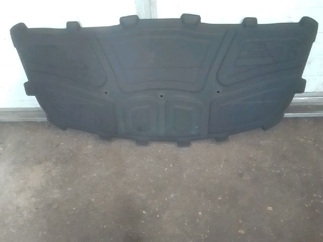 bontott AUDI A4 B9 Motorháztető Szigetelés