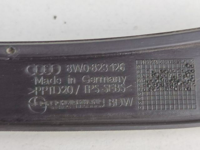 bontott AUDI A4 B9 Motorháztető Szigetelés