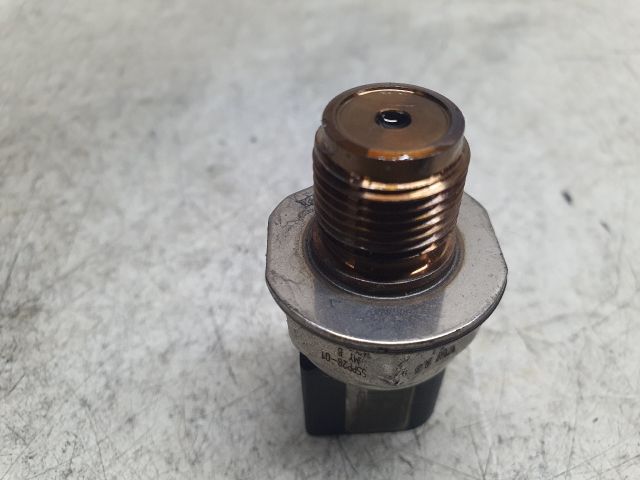 bontott AUDI A4 B9 Nyomásszabályzó Szelep