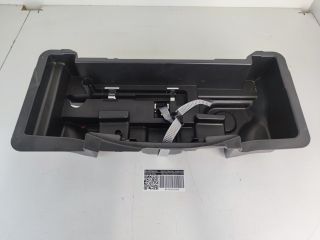 bontott AUDI A4 B9 Pótkerék Szerszámtartó