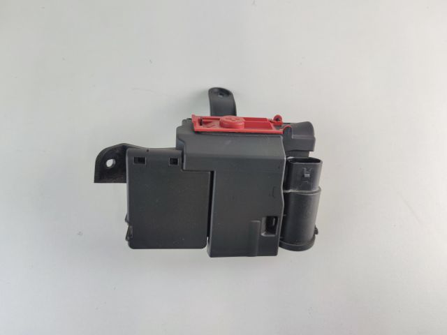 bontott AUDI A4 B9 Pozitív Kábel