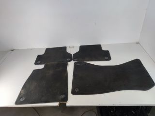 bontott AUDI A4 B9 Szőnyeg Szett