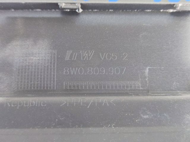 bontott AUDI A4 B9 Tankajtó