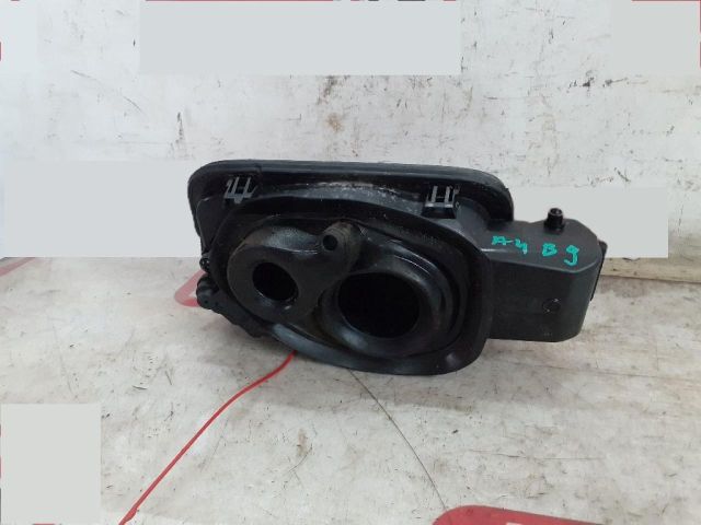 bontott AUDI A4 B9 Tankajtó