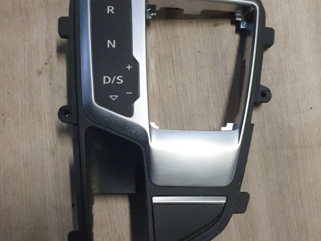 bontott AUDI A4 B9 Tartó Bak